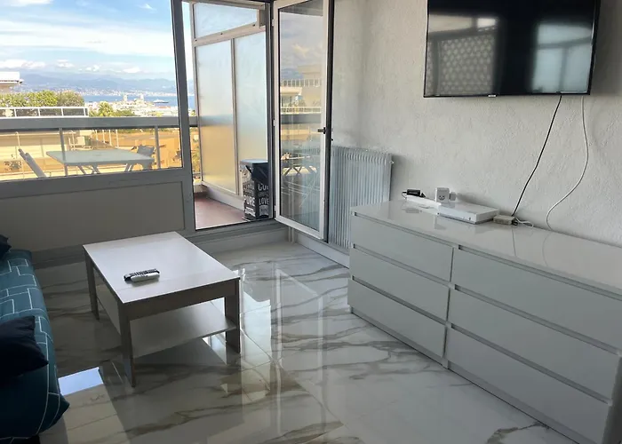 Apartment La Perle De Les Pins *